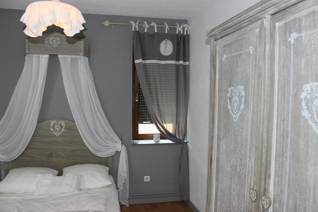 Gite Des 3 Chateaux Рибовиль Номер фото